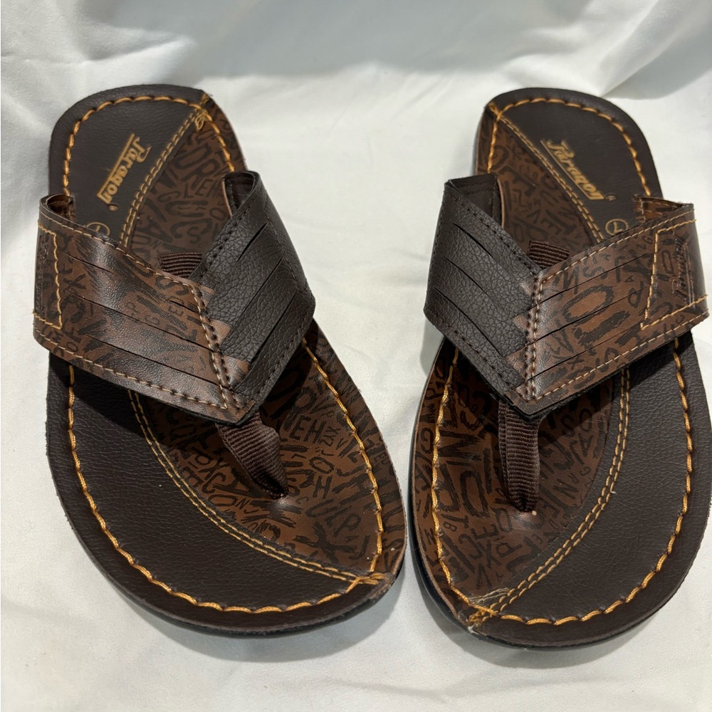 Paragon brand Men’s sandals, size 7